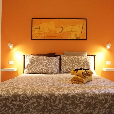 Il Giardino Di Laura Private Rooms Монделло Экстерьер фото