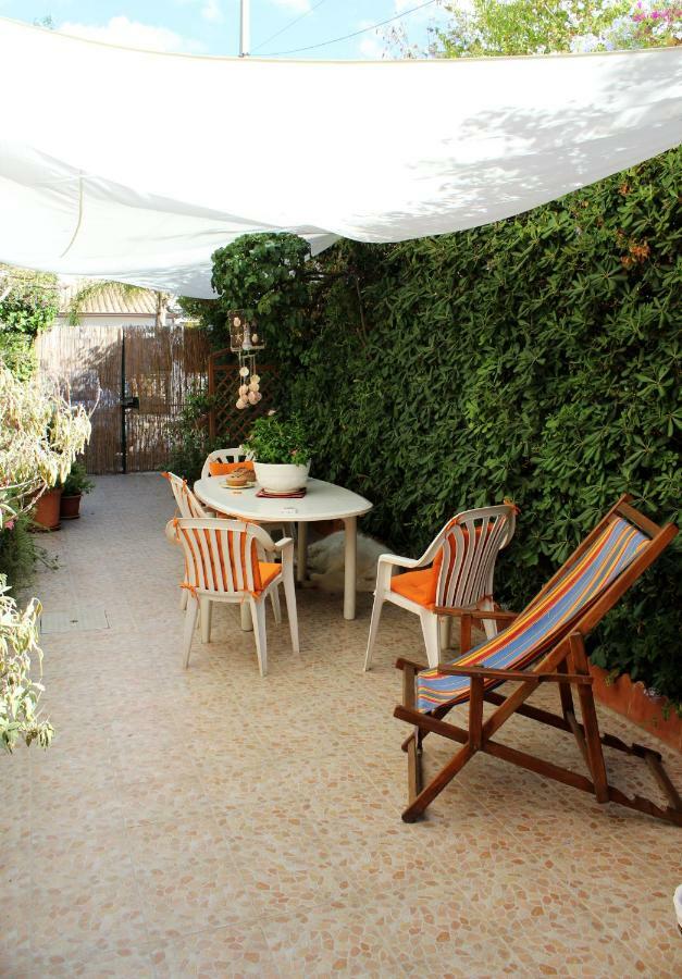 Il Giardino Di Laura Private Rooms Монделло Экстерьер фото