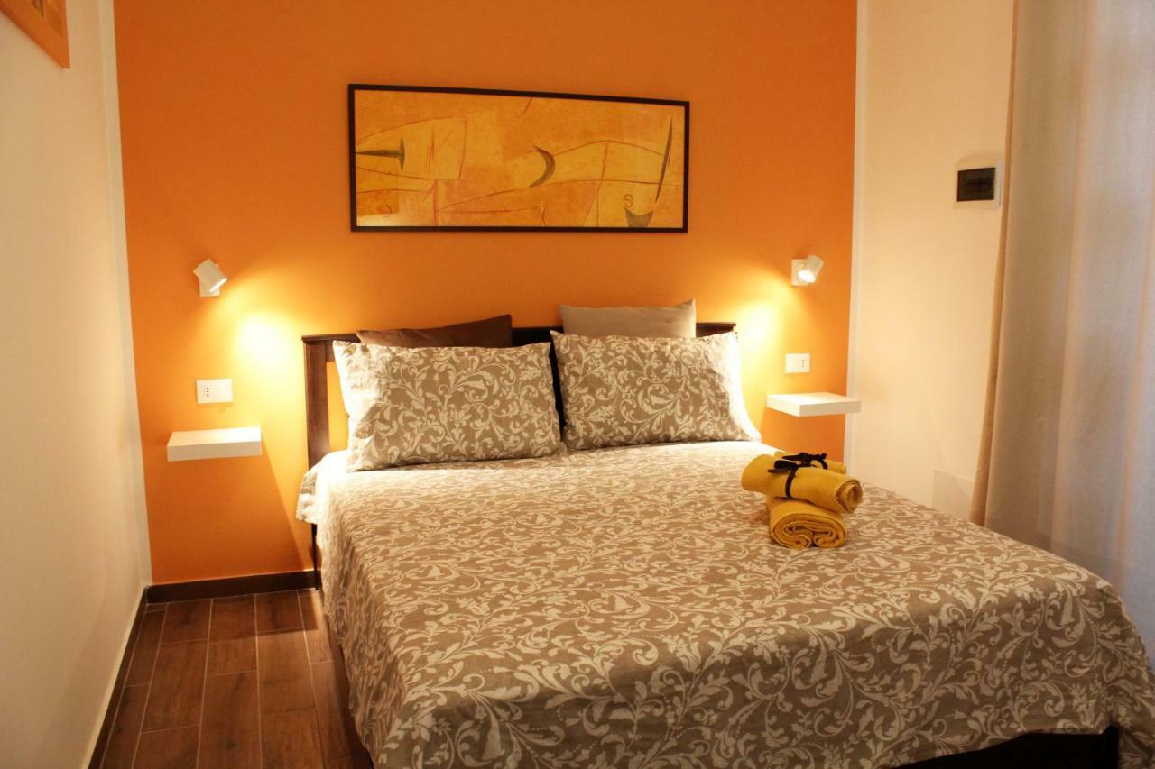 Il Giardino Di Laura Private Rooms Монделло Экстерьер фото