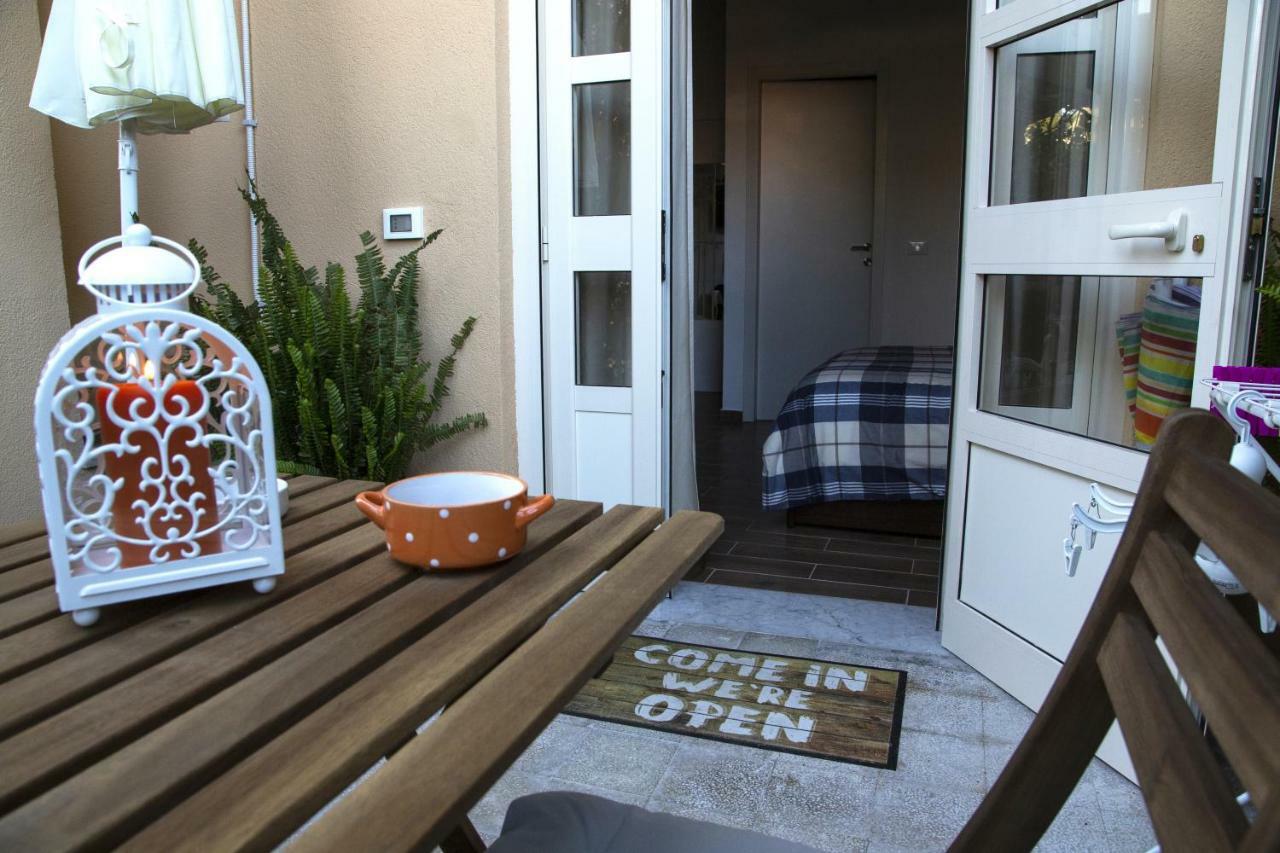 Il Giardino Di Laura Private Rooms Монделло Экстерьер фото